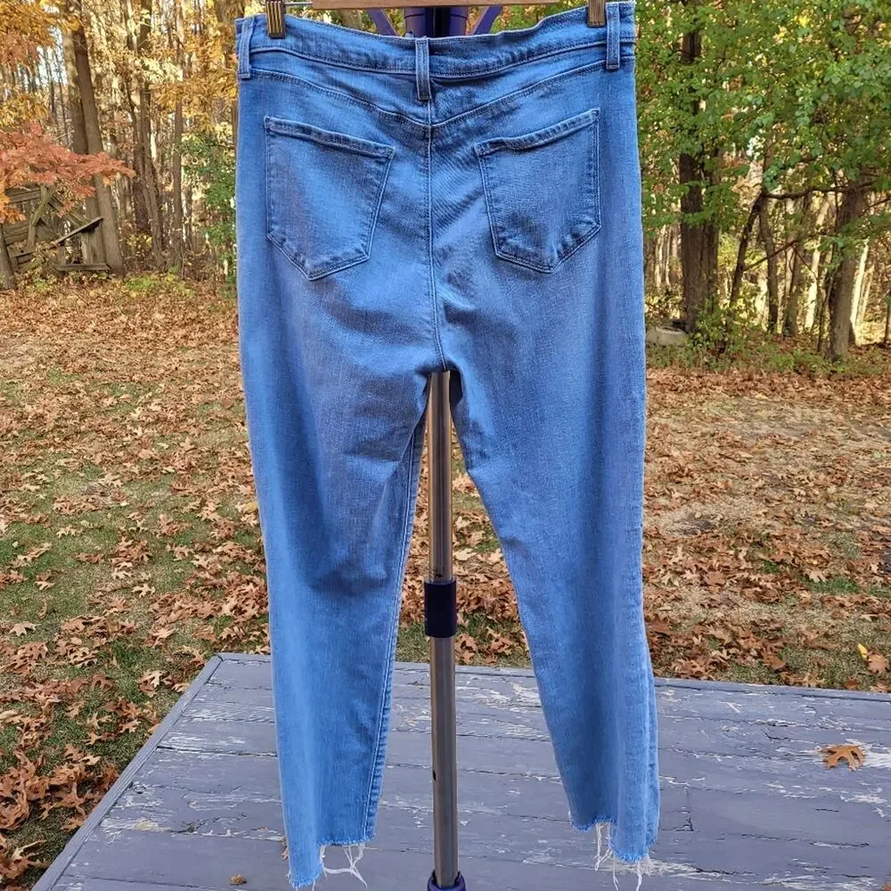 L'Agence Sada High Rise Cropped Slim Straight Leg Jeans in Bellevue Wash size 31